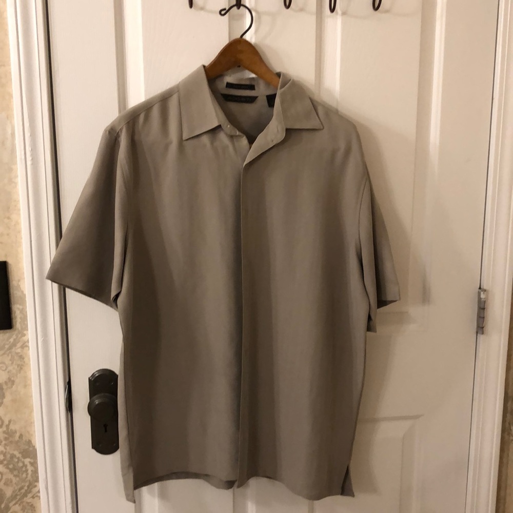 Men’s casual dress shirt